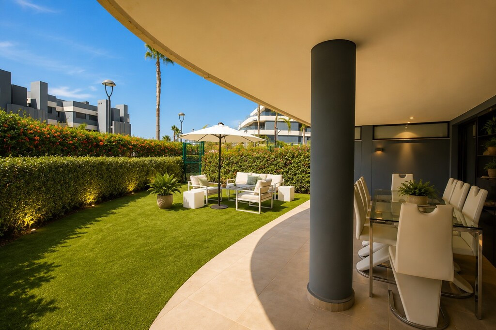 Se vende Apartamento Planta Baja de 3 dormitorios en Costa Del Sol, Málaga, España