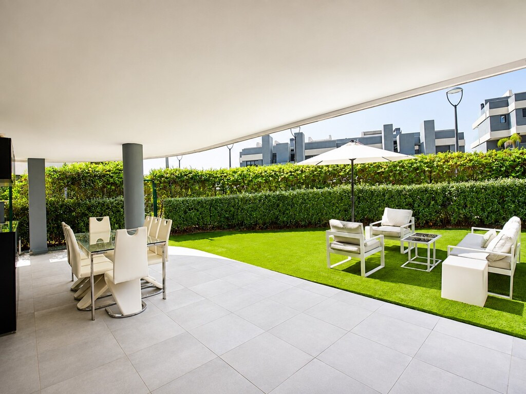 Se vende Apartamento Planta Baja de 3 dormitorios en Costa Del Sol, Málaga, España