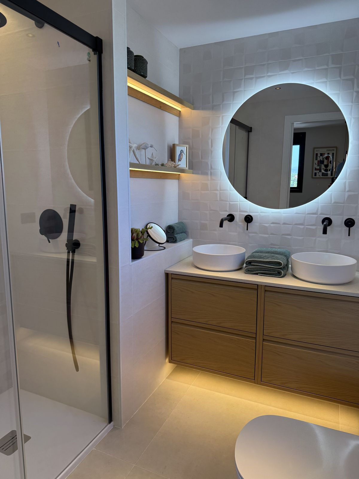 Se vende Apartamento Planta Media de 3 dormitorios en Costa Del Sol, Málaga, España