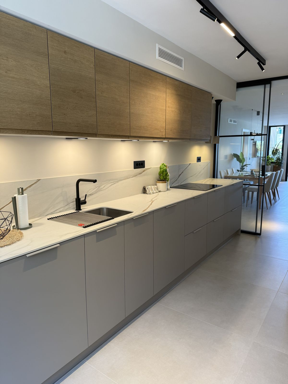 Se vende Apartamento Planta Media de 3 dormitorios en Costa Del Sol, Málaga, España