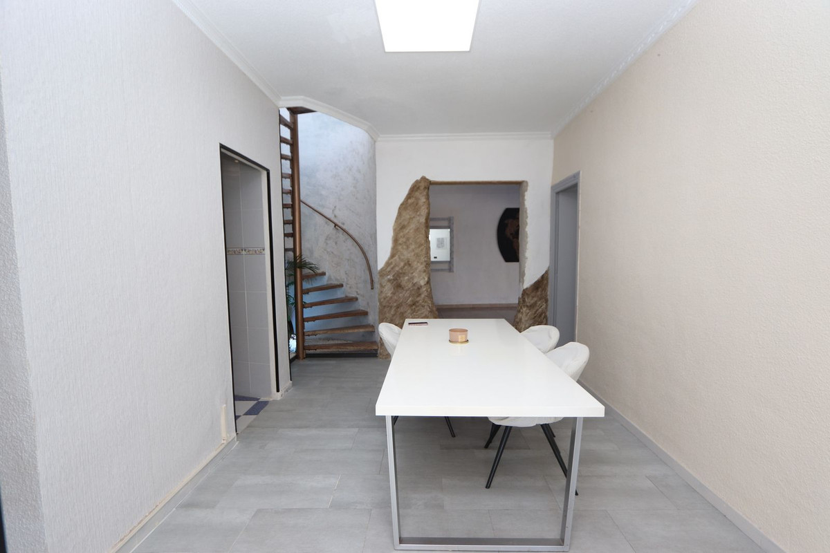 Se vende Villa - Chalet de 6 dormitorios en Costa Blanca, Alicante, España