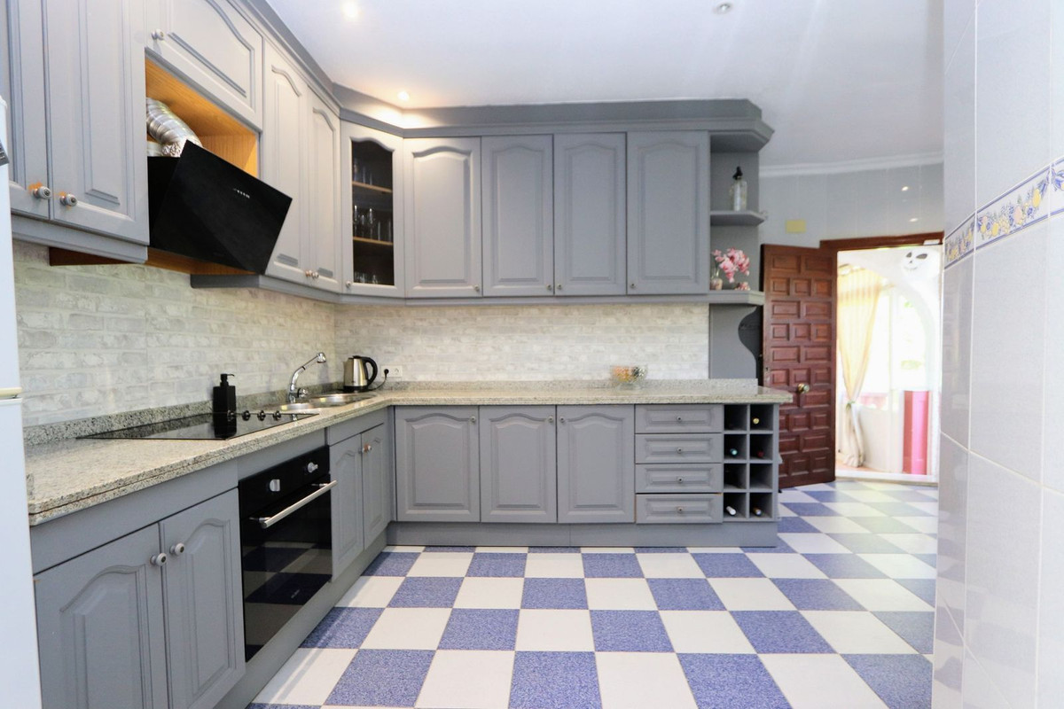 Se vende Villa - Chalet de 6 dormitorios en Costa Blanca, Alicante, España