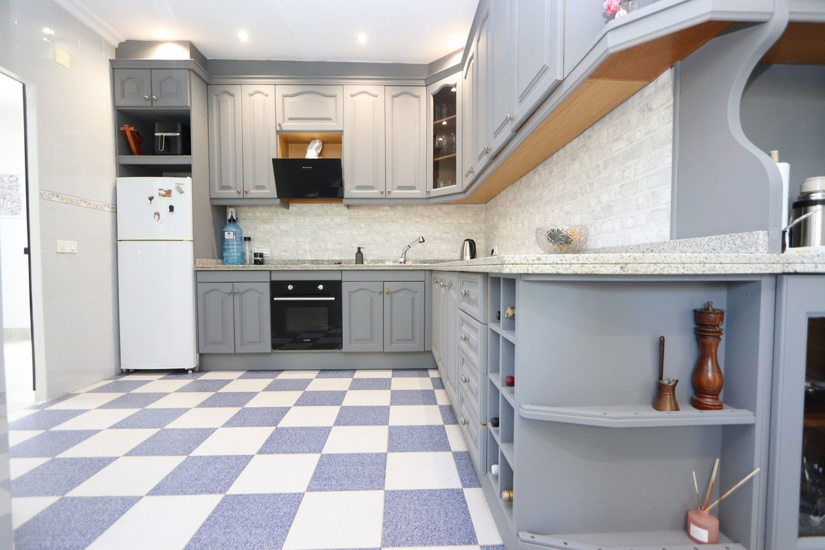 Se vende Villa - Chalet de 6 dormitorios en Costa Blanca, Alicante, España