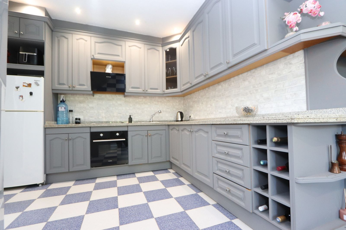 Se vende Villa - Chalet de 6 dormitorios en Costa Blanca, Alicante, España