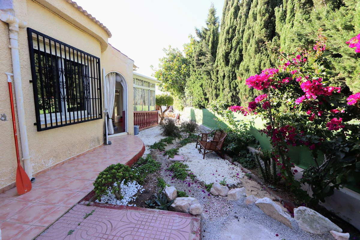 Se vende Villa - Chalet de 6 dormitorios en Costa Blanca, Alicante, España