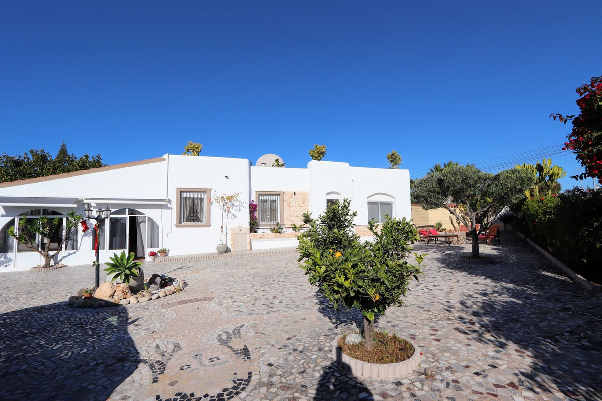 Se vende Villa - Chalet de 6 dormitorios en Costa Blanca, Alicante, España