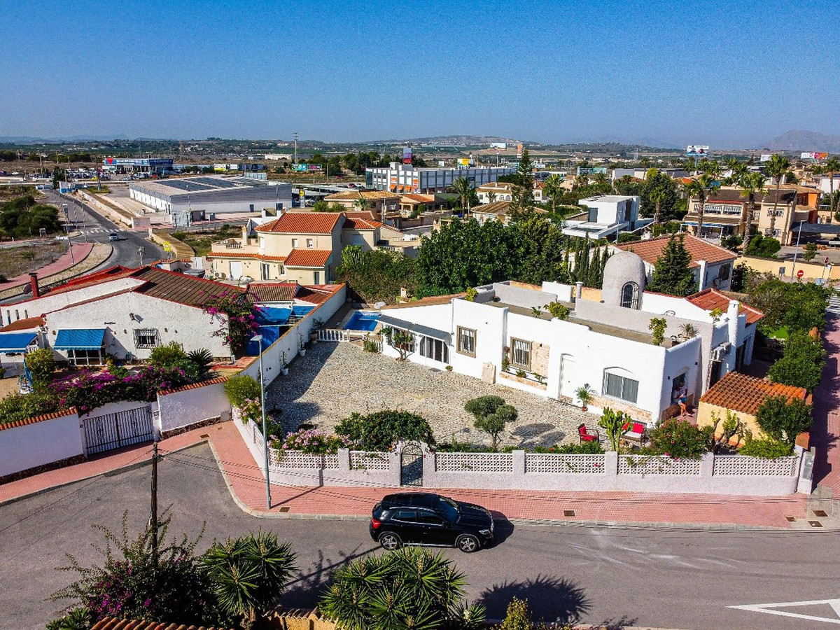 Se vende Villa - Chalet de 6 dormitorios en Costa Blanca, Alicante, España