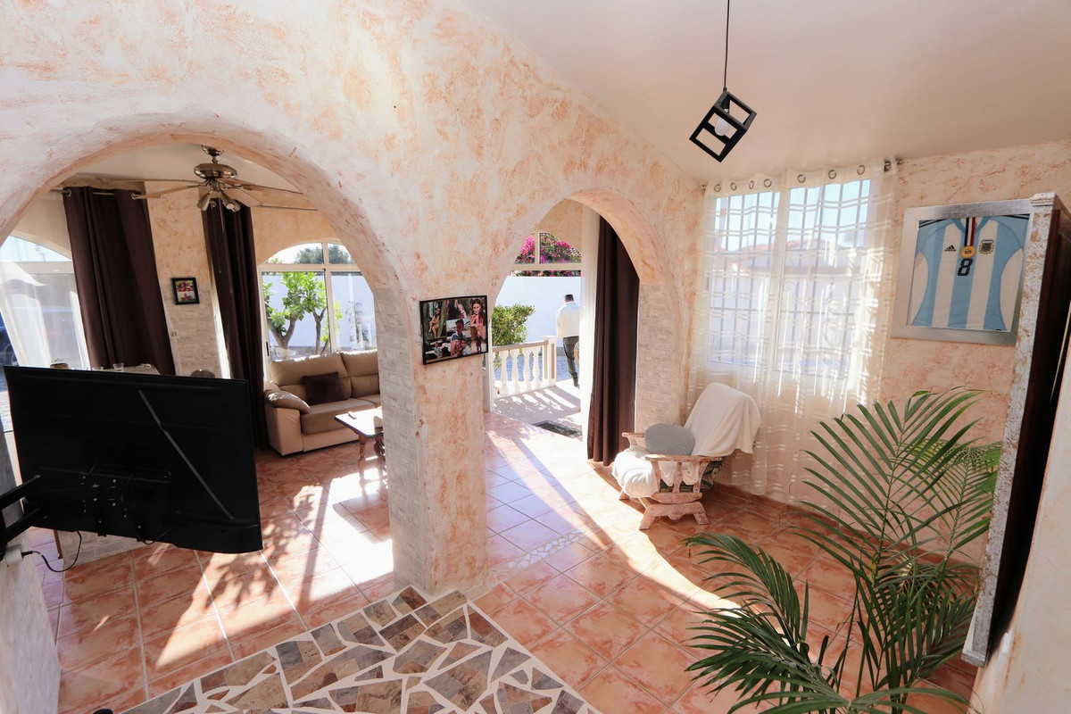 Se vende Villa - Chalet de 6 dormitorios en Costa Blanca, Alicante, España