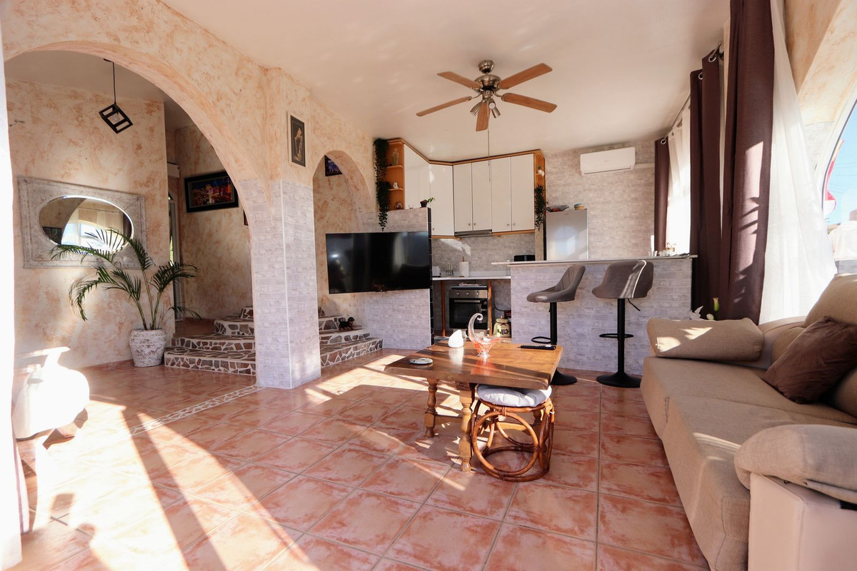 Se vende Villa - Chalet de 6 dormitorios en Costa Blanca, Alicante, España