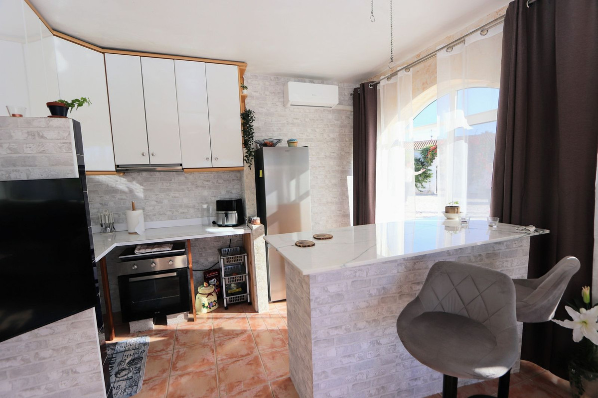 Se vende Villa - Chalet de 6 dormitorios en Costa Blanca, Alicante, España