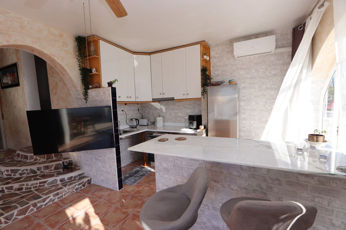 Se vende Villa - Chalet de 6 dormitorios en Costa Blanca, Alicante, España