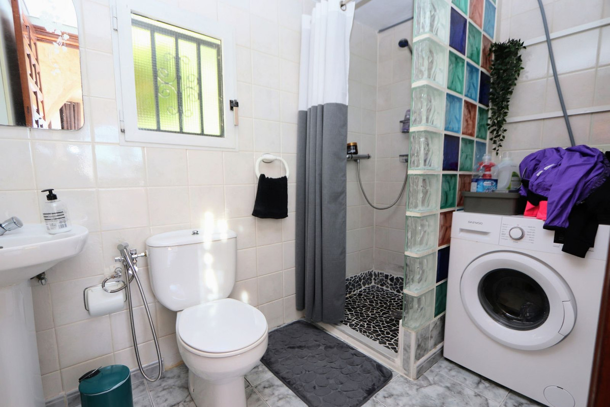 Se vende Villa - Chalet de 6 dormitorios en Costa Blanca, Alicante, España