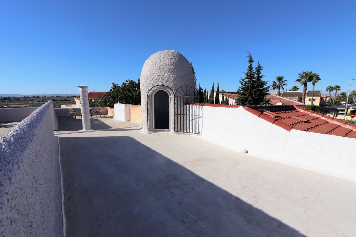 Se vende Villa - Chalet de 6 dormitorios en Costa Blanca, Alicante, España