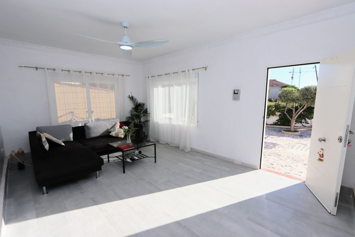 Se vende Villa - Chalet de 6 dormitorios en Costa Blanca, Alicante, España