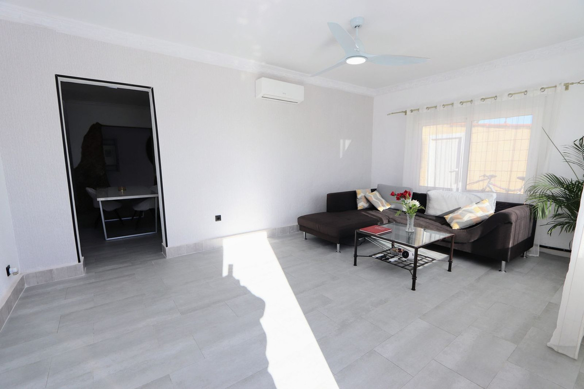 Se vende Villa - Chalet de 6 dormitorios en Costa Blanca, Alicante, España