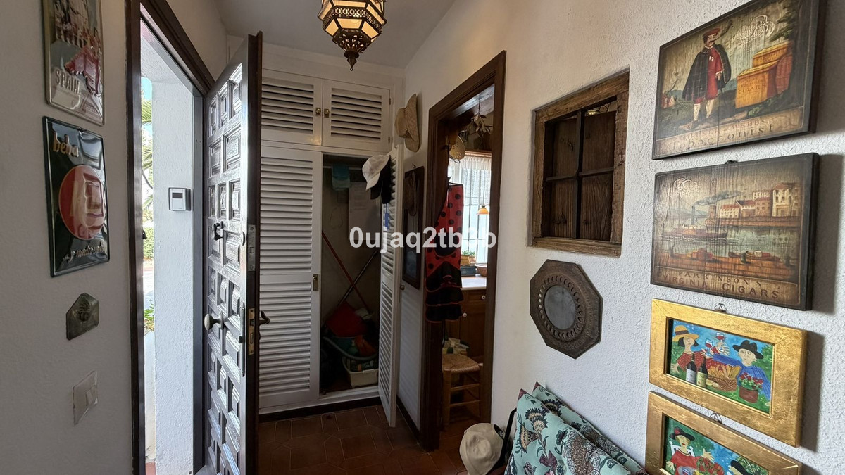 Se vende Apartamento Planta Media de 2 dormitorios en Costa Del Sol, Málaga, España