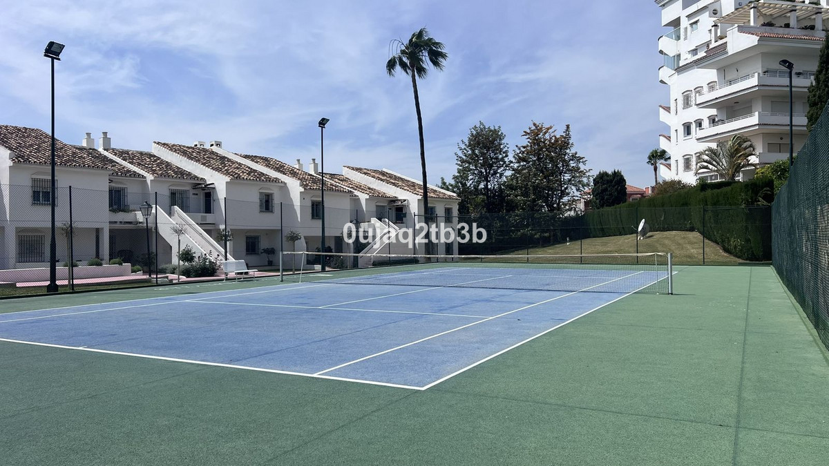 Se vende Apartamento Planta Media de 2 dormitorios en Costa Del Sol, Málaga, España