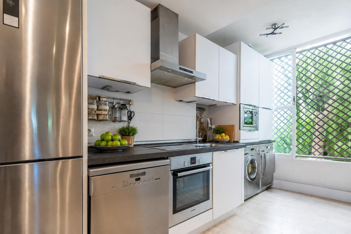 Se vende Apartamento Planta Baja de 2 dormitorios en Costa Del Sol, Málaga, España