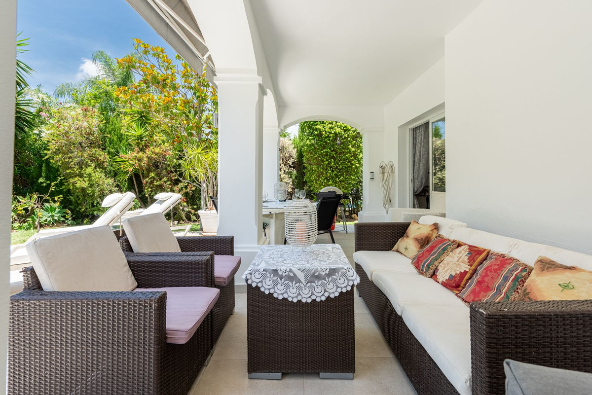 Se vende Villa - Chalet de 3 dormitorios en Costa Del Sol, Málaga, España