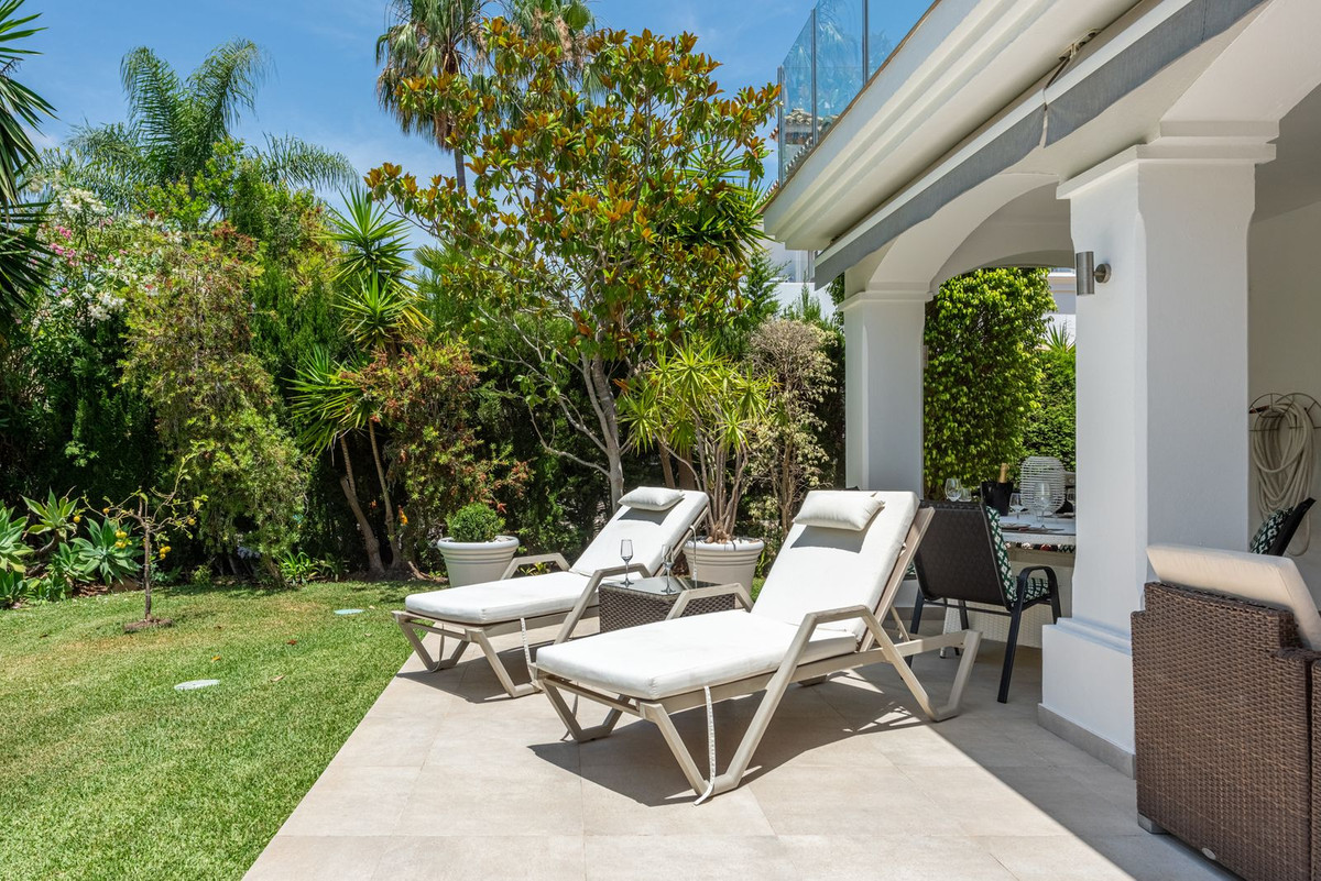 Se vende Villa - Chalet de 3 dormitorios en Costa Del Sol, Málaga, España