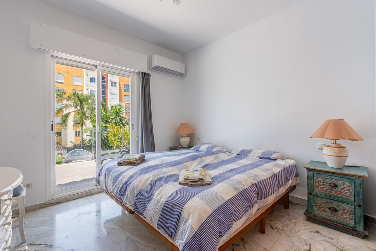 Se vende Villa - Chalet de 3 dormitorios en Costa Del Sol, Málaga, España