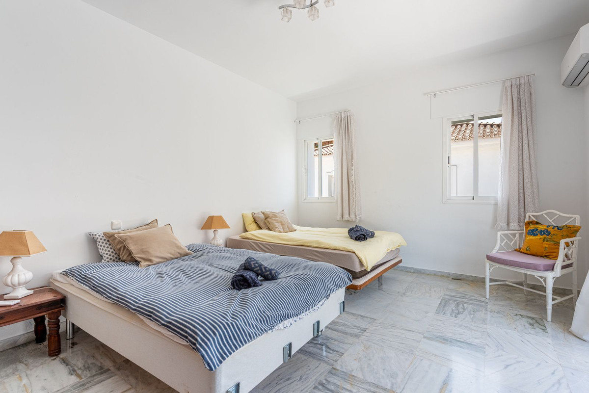 Se vende Villa - Chalet de 3 dormitorios en Costa Del Sol, Málaga, España