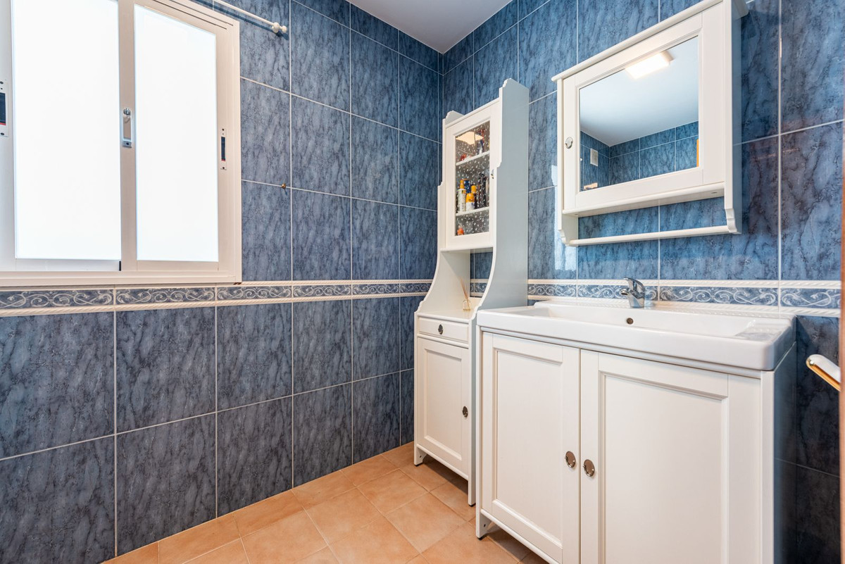 Se vende Villa - Chalet de 3 dormitorios en Costa Del Sol, Málaga, España