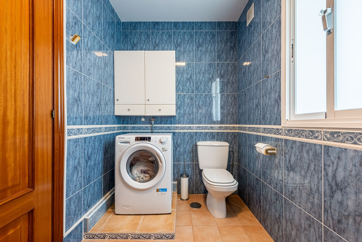 Se vende Villa - Chalet de 3 dormitorios en Costa Del Sol, Málaga, España