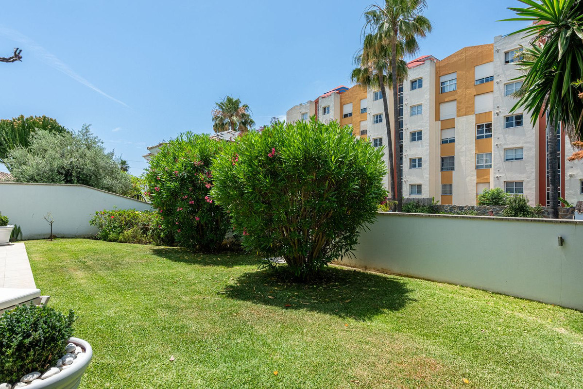 Se vende Villa - Chalet de 3 dormitorios en Costa Del Sol, Málaga, España