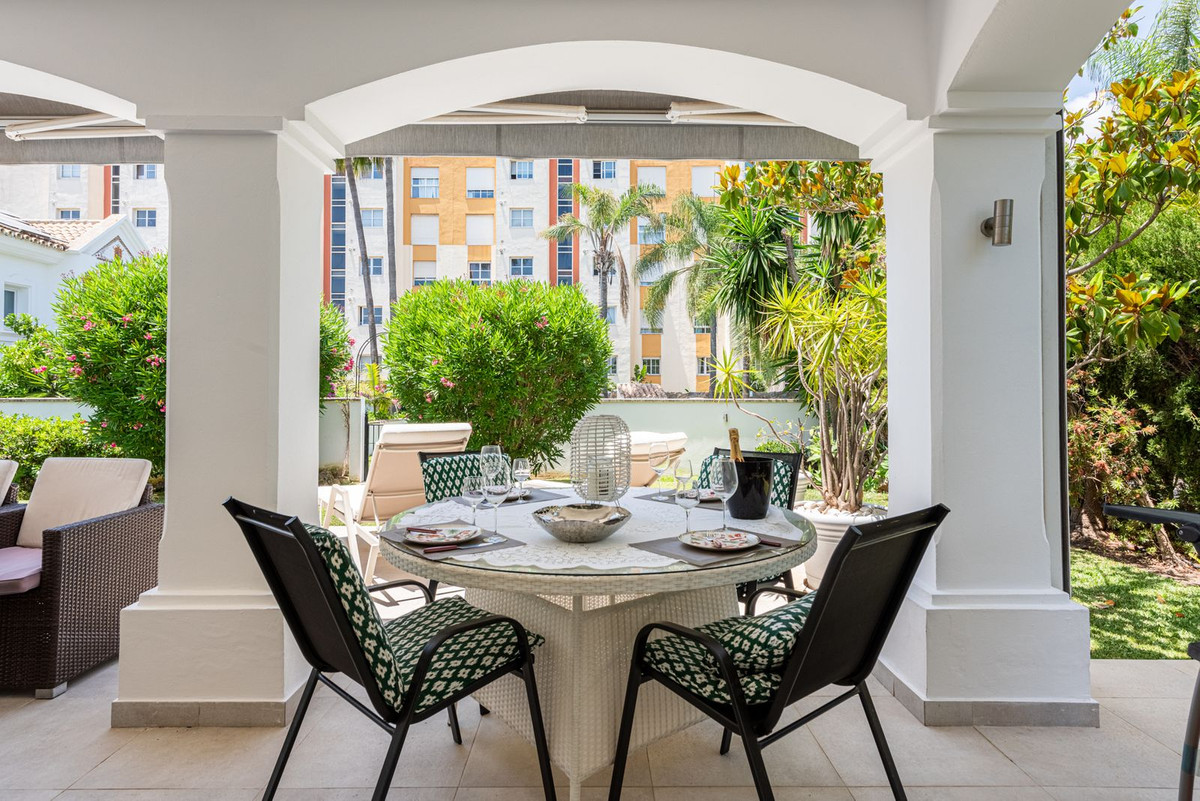 Se vende Villa - Chalet de 3 dormitorios en Costa Del Sol, Málaga, España