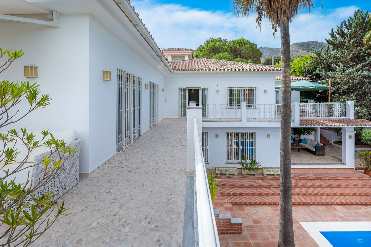 Se vende Villa - Chalet de 4 dormitorios en Costa Del Sol, Málaga, España