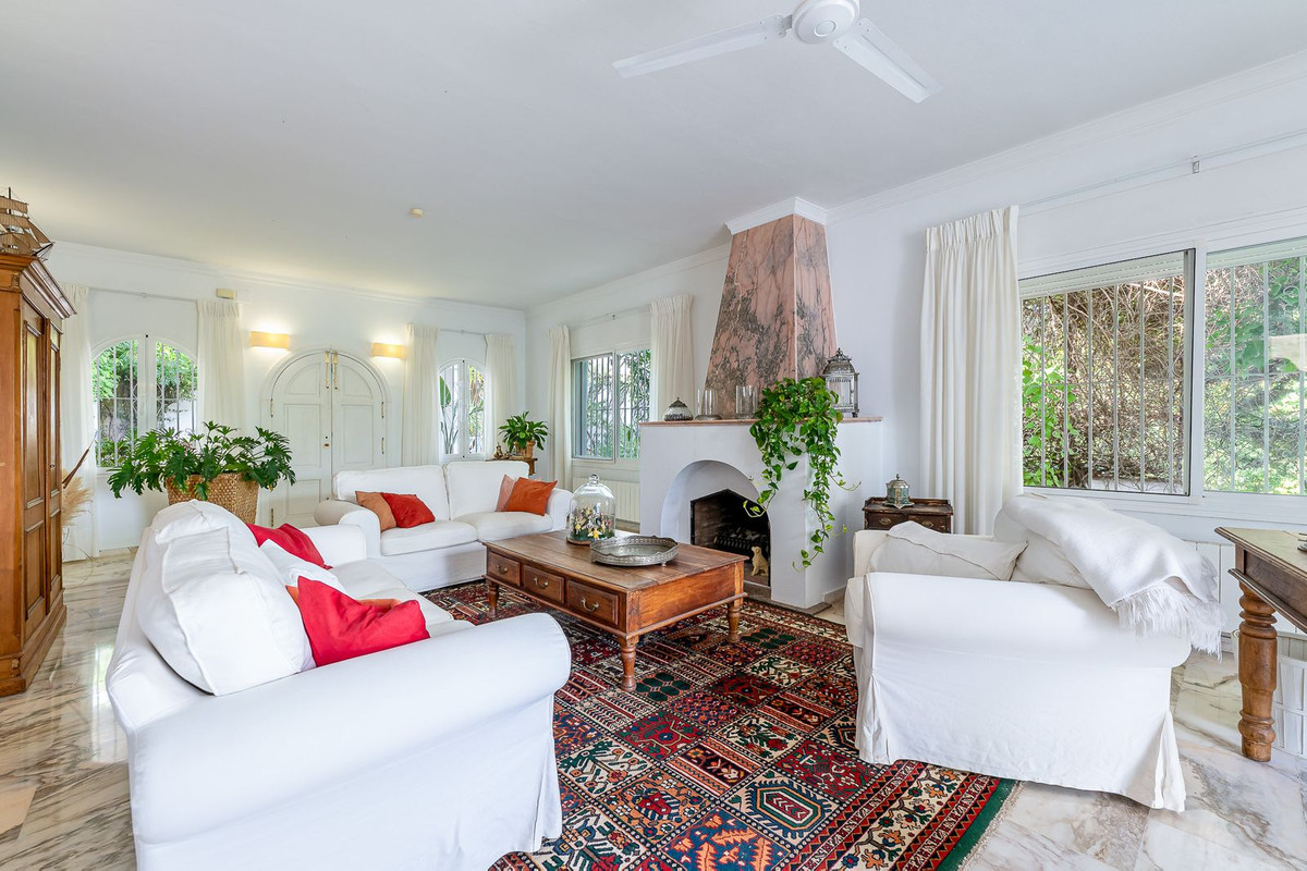 Se vende Villa - Chalet de 4 dormitorios en Costa Del Sol, Málaga, España