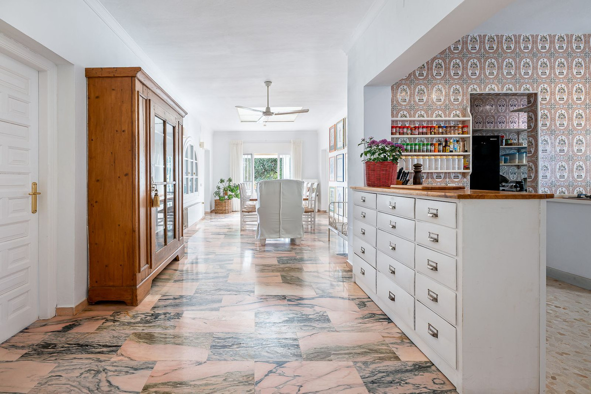 Se vende Villa - Chalet de 4 dormitorios en Costa Del Sol, Málaga, España