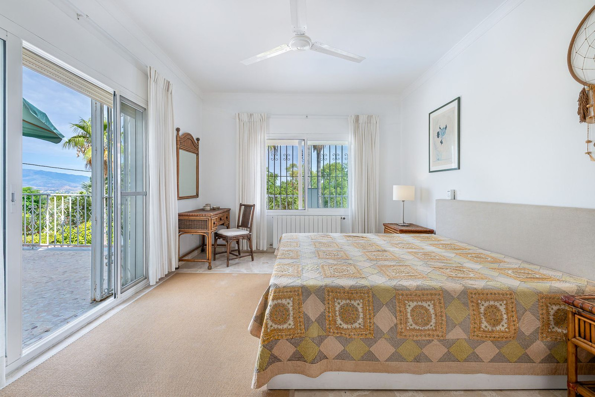 Se vende Villa - Chalet de 4 dormitorios en Costa Del Sol, Málaga, España