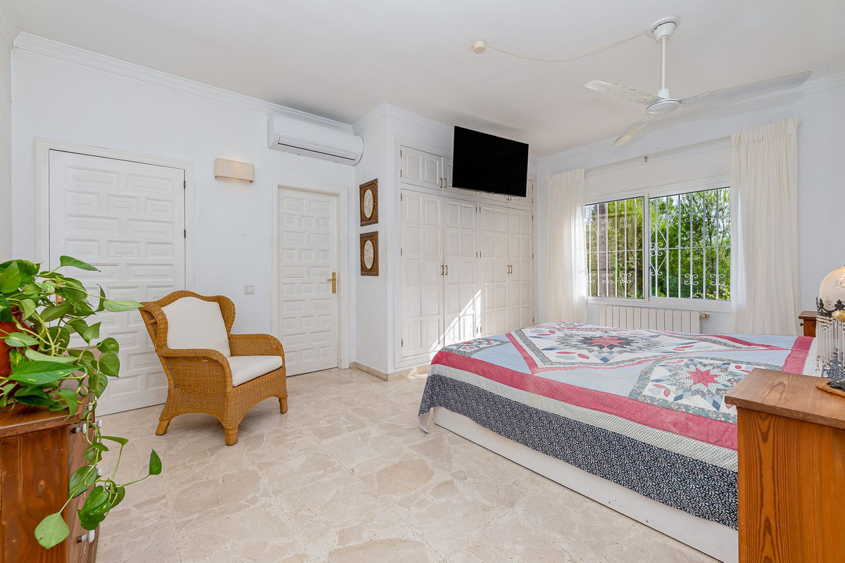 Se vende Villa - Chalet de 4 dormitorios en Costa Del Sol, Málaga, España