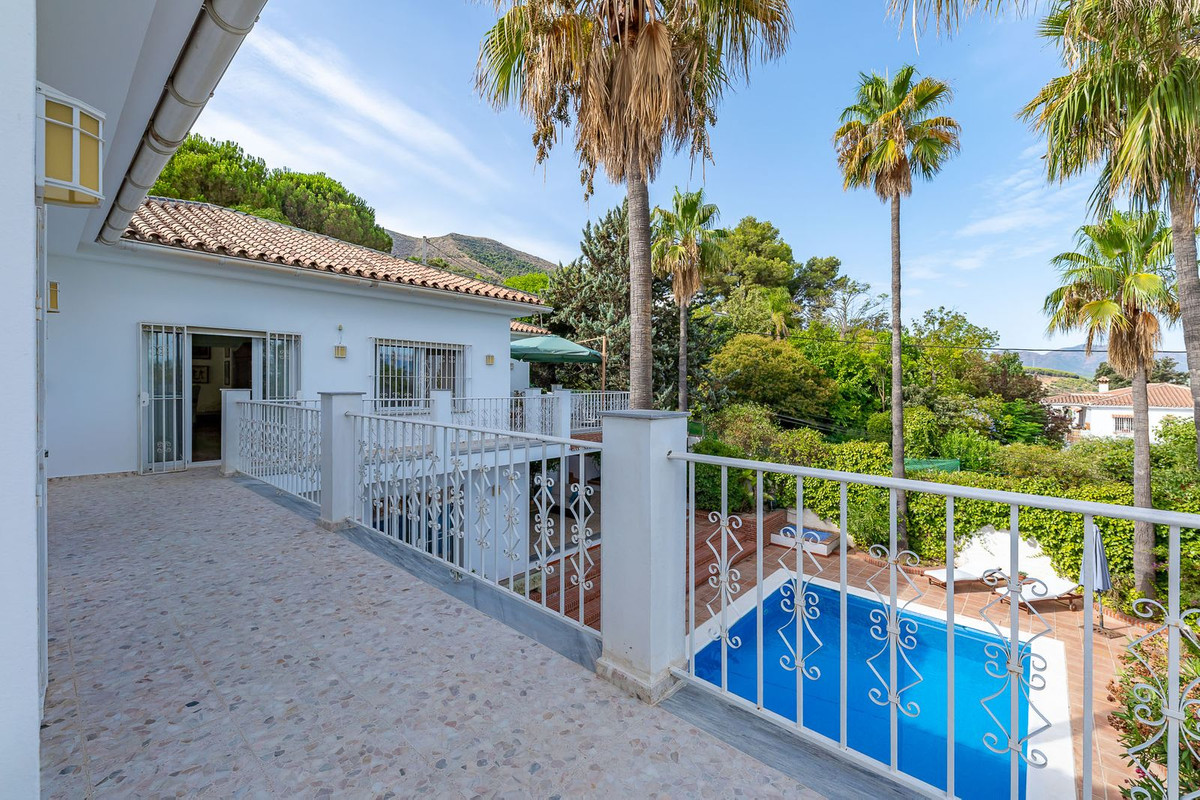 Se vende Villa - Chalet de 4 dormitorios en Costa Del Sol, Málaga, España