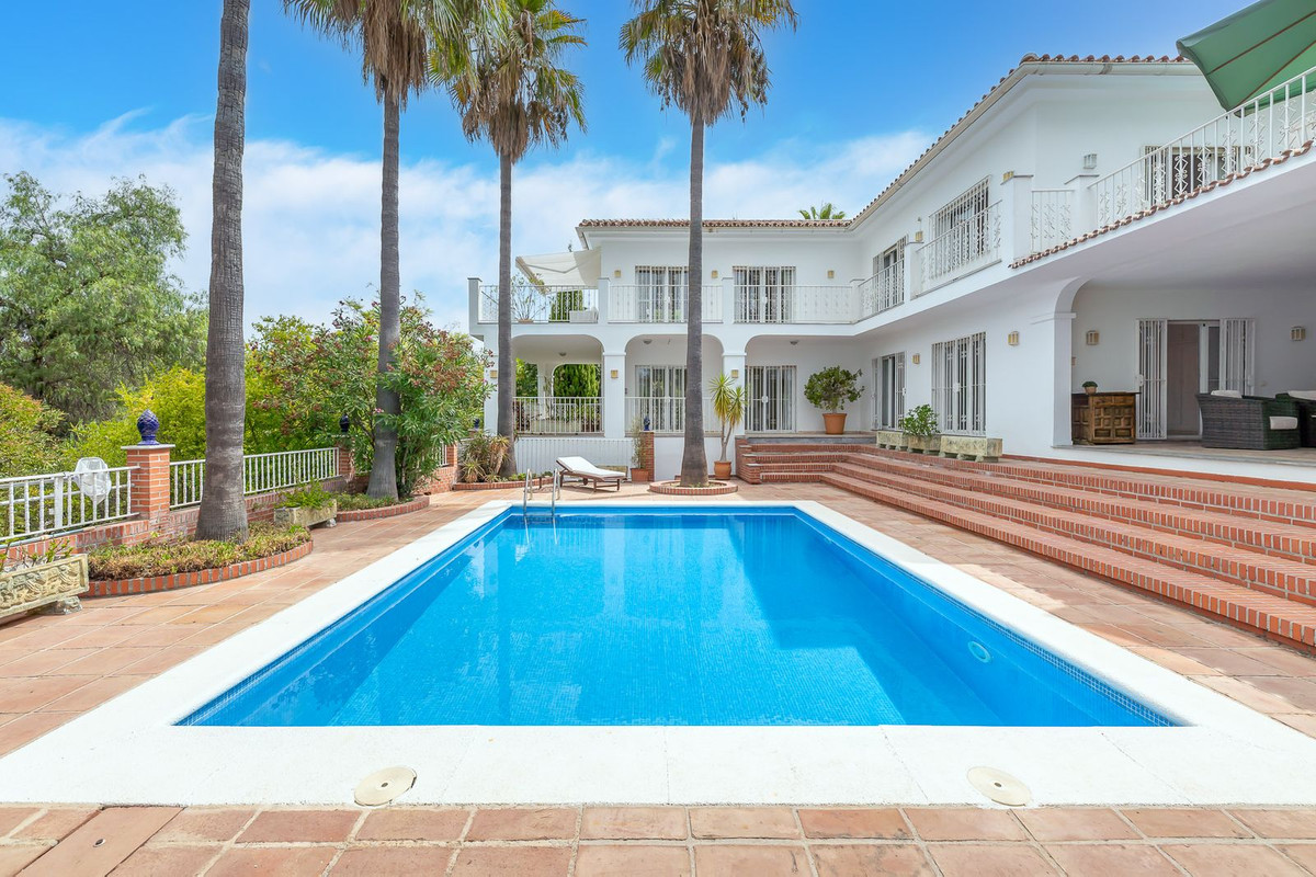 Se vende Villa - Chalet de 4 dormitorios en Costa Del Sol, Málaga, España