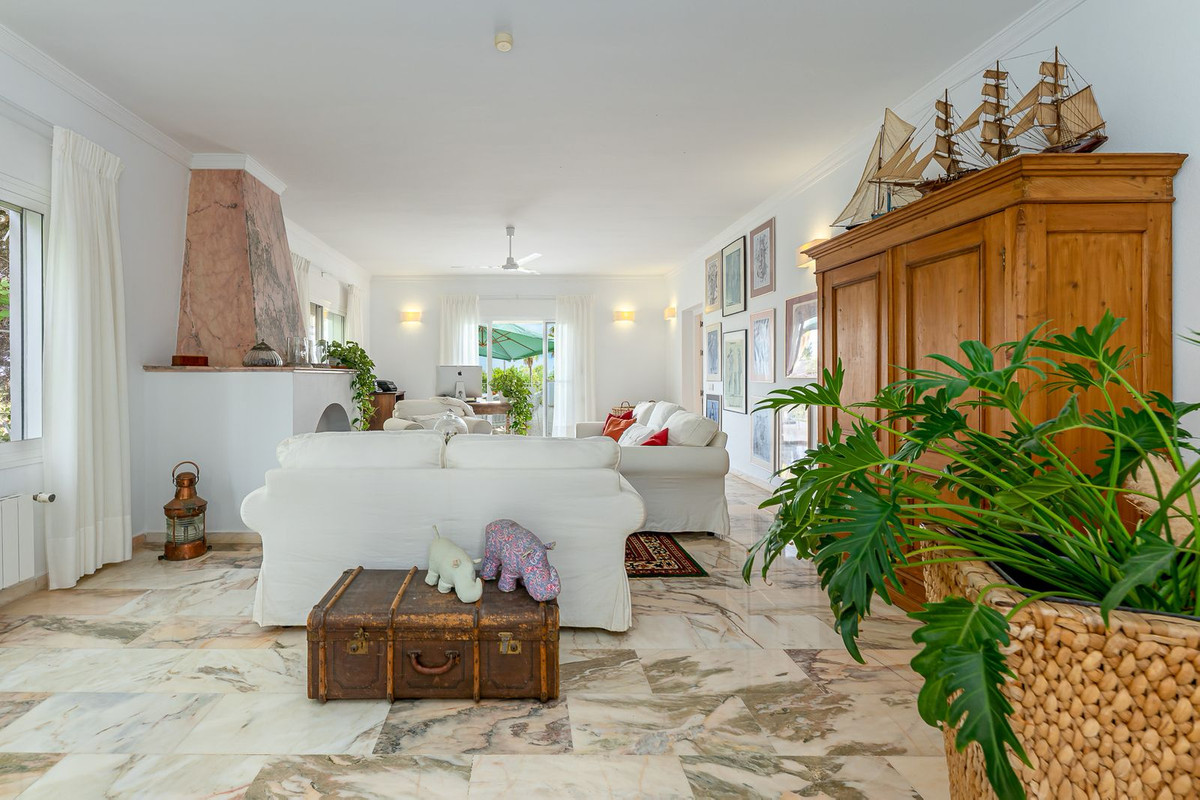Se vende Villa - Chalet de 4 dormitorios en Costa Del Sol, Málaga, España