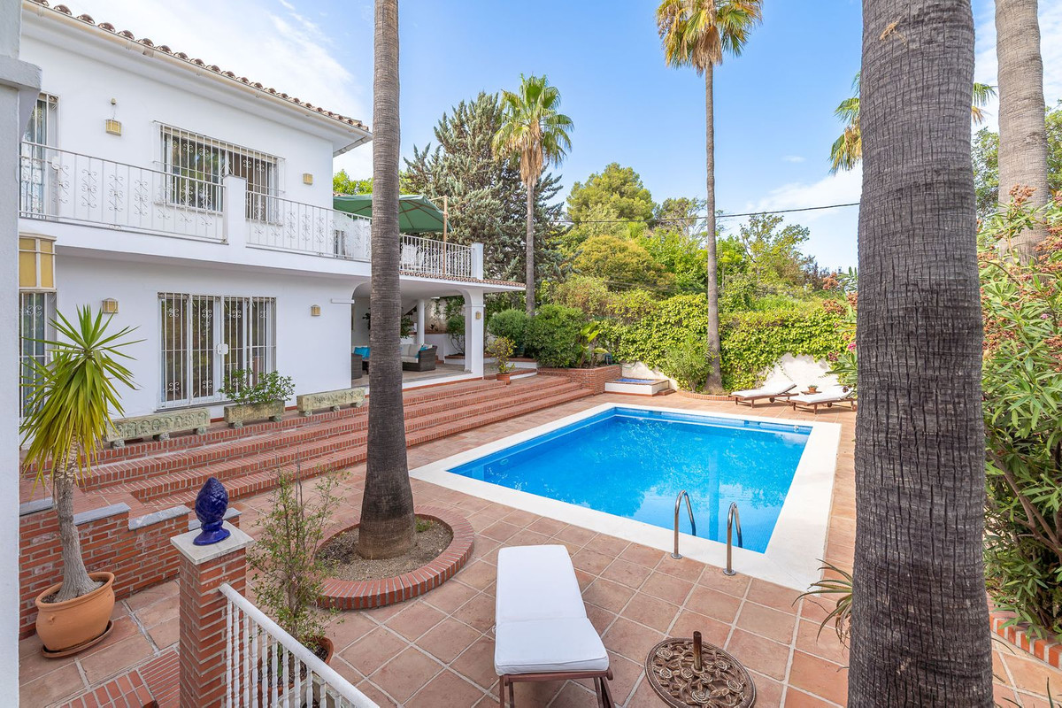 Se vende Villa - Chalet de 4 dormitorios en Costa Del Sol, Málaga, España