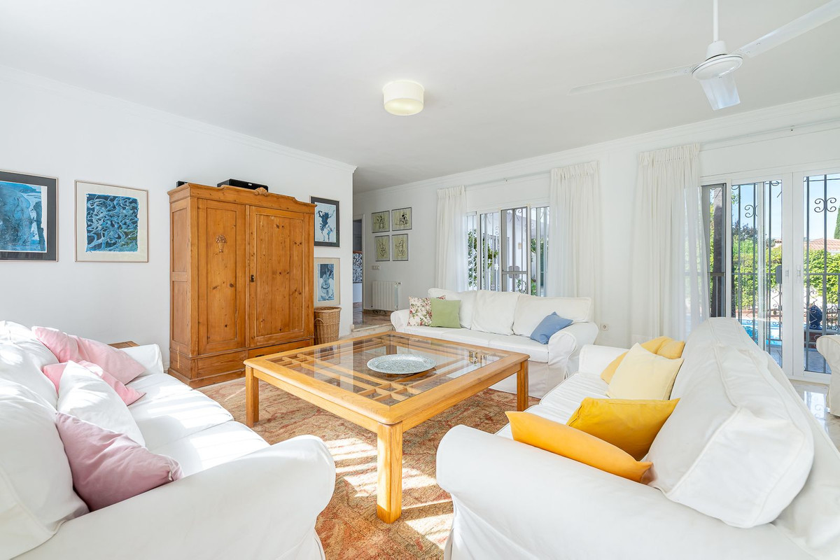 Se vende Villa - Chalet de 4 dormitorios en Costa Del Sol, Málaga, España