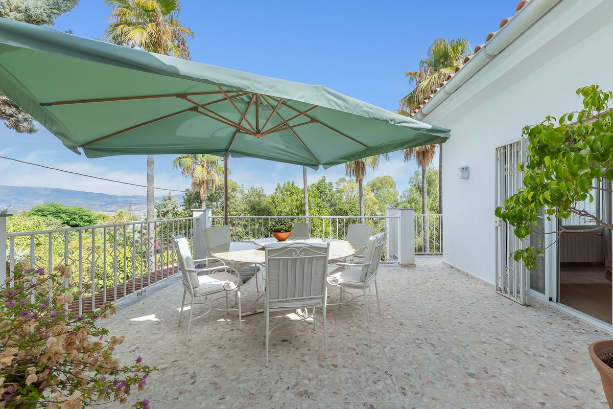 Se vende Villa - Chalet de 4 dormitorios en Costa Del Sol, Málaga, España