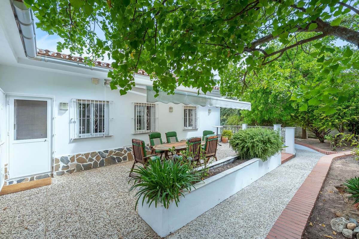 Se vende Villa - Chalet de 4 dormitorios en Costa Del Sol, Málaga, España