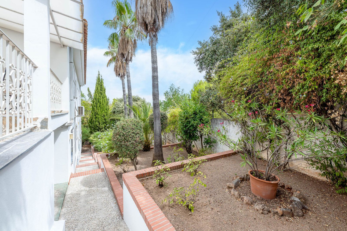 Se vende Villa - Chalet de 4 dormitorios en Costa Del Sol, Málaga, España