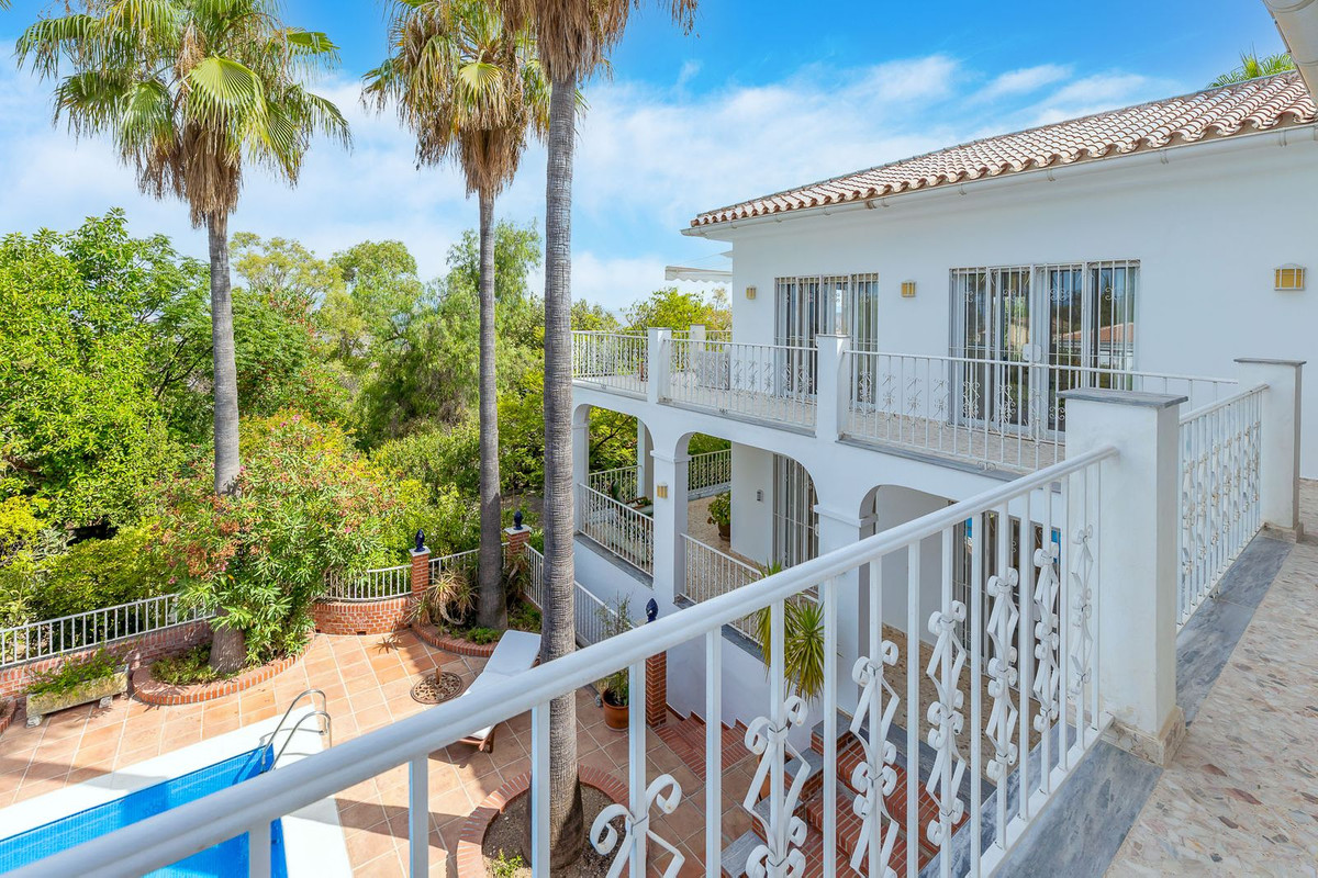 Se vende Villa - Chalet de 4 dormitorios en Costa Del Sol, Málaga, España