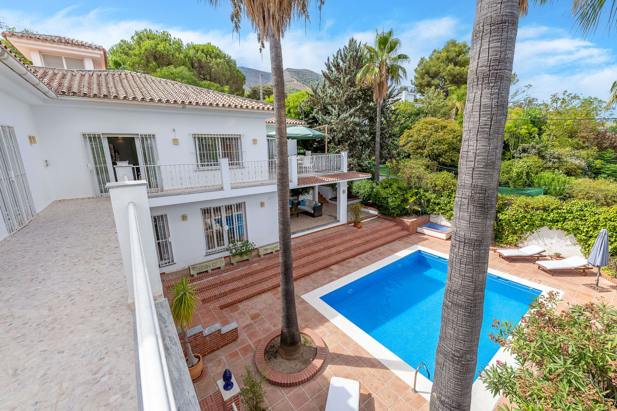 Se vende Villa - Chalet de 4 dormitorios en Costa Del Sol, Málaga, España