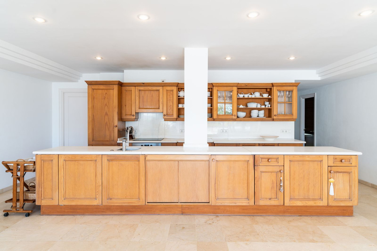Se vende Apartamento Planta Media de 4 dormitorios en Costa Del Sol, Málaga, España