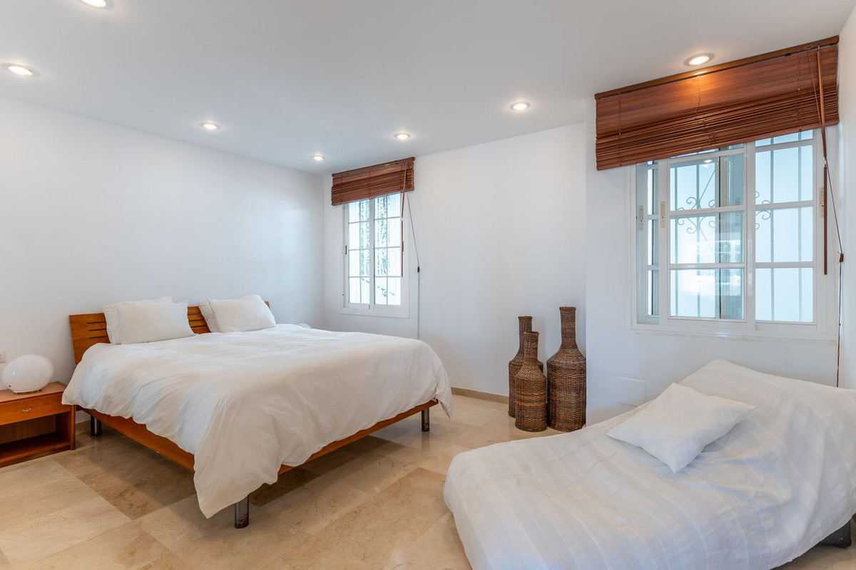 Se vende Apartamento Planta Media de 4 dormitorios en Costa Del Sol, Málaga, España