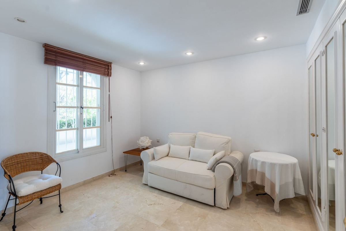 Se vende Apartamento Planta Media de 4 dormitorios en Costa Del Sol, Málaga, España