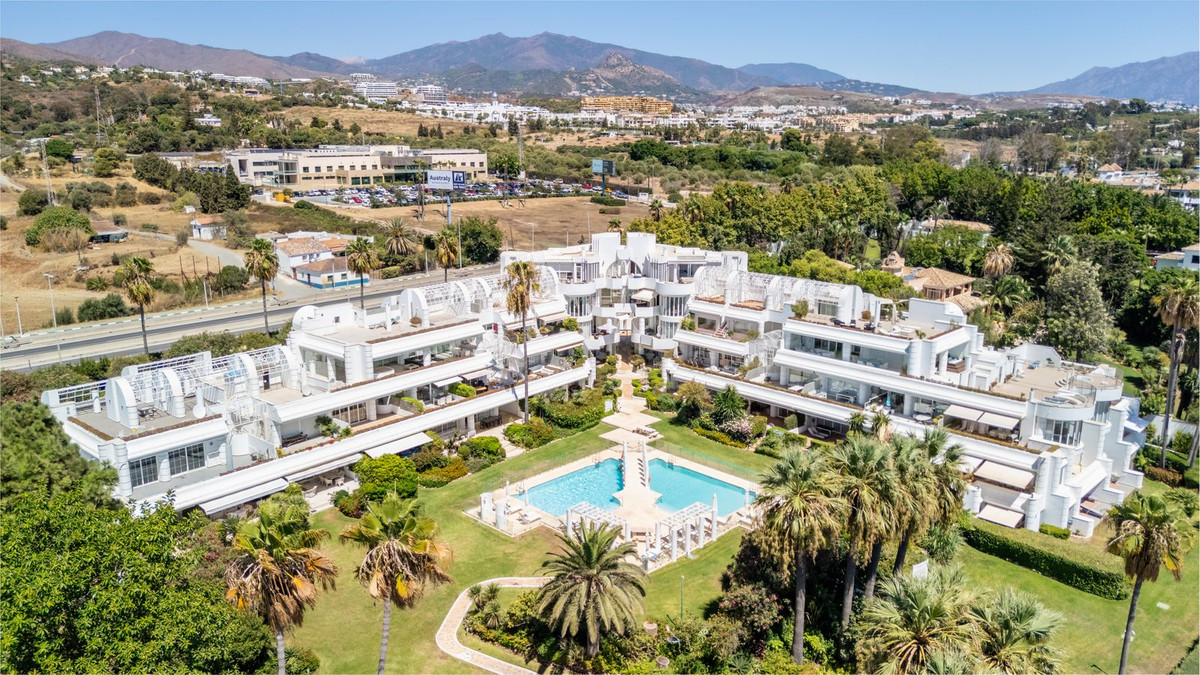 Se vende Apartamento Planta Media de 4 dormitorios en Costa Del Sol, Málaga, España