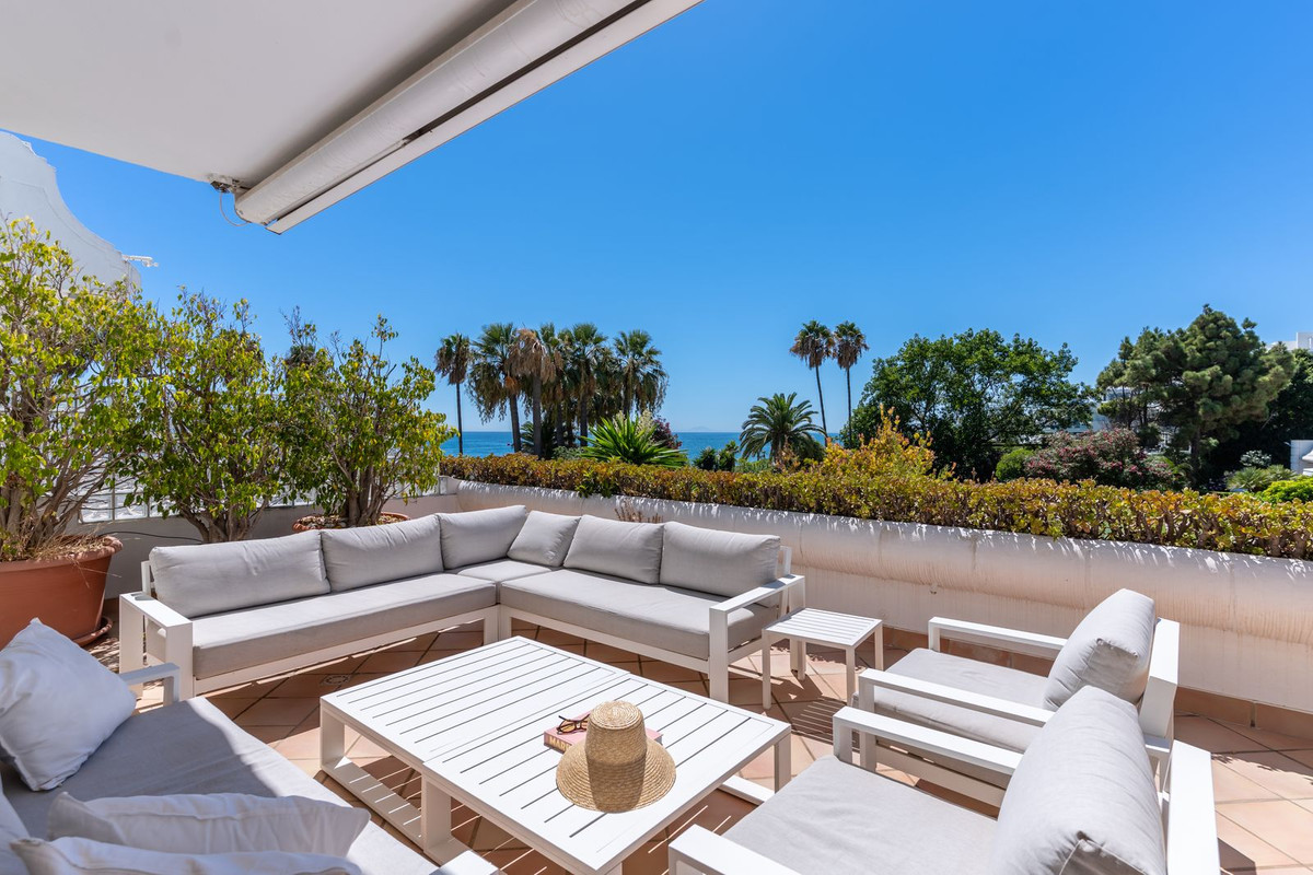 Se vende Apartamento Planta Media de 4 dormitorios en Costa Del Sol, Málaga, España